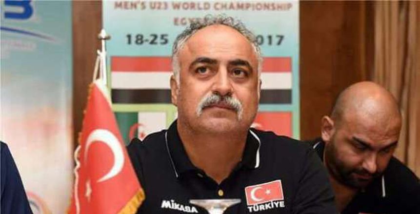 مدرب تركيا ينتقد التعديلات القانونية الجديدة بعد السقوط أمام الصين في كأس العالم للطائرة