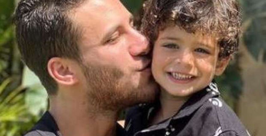 رمضان صبحي ينشر صورته مع ابنه زين في العيد: بقصة شعر جده إكرامي
