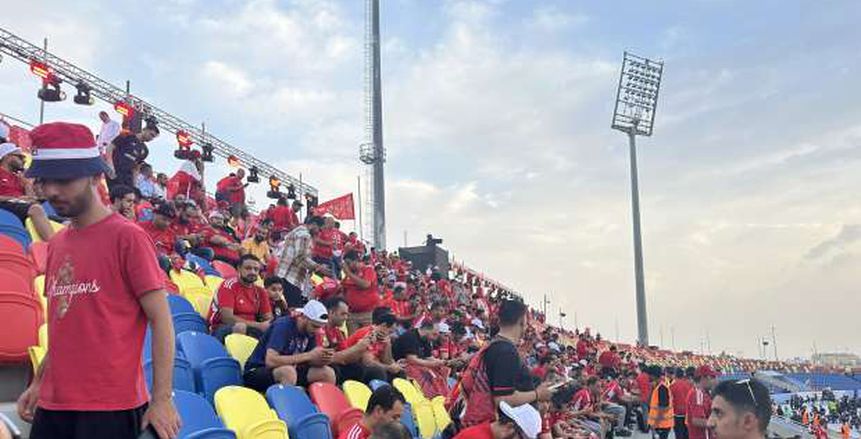 توافد جماهير الأهلي على ملعب مدينة الملك فهد بالسعودية «فيديو»