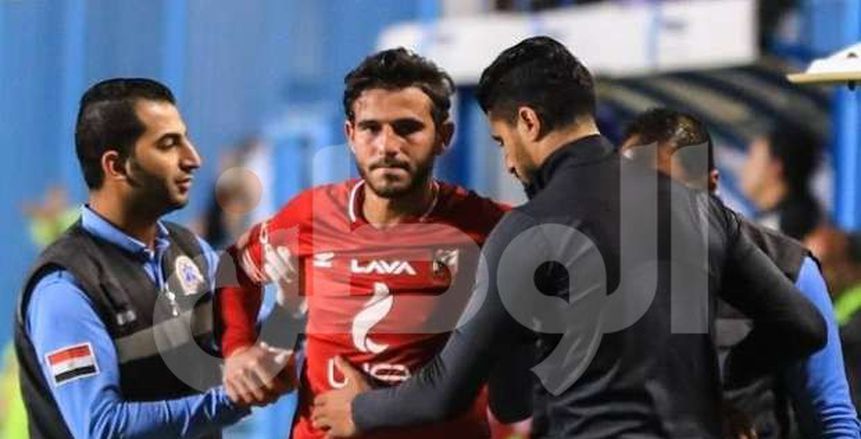 بالفيديو| حمدي فتحي يُغادر ملعب مباراة الأهلي وبتروجت باكيًا