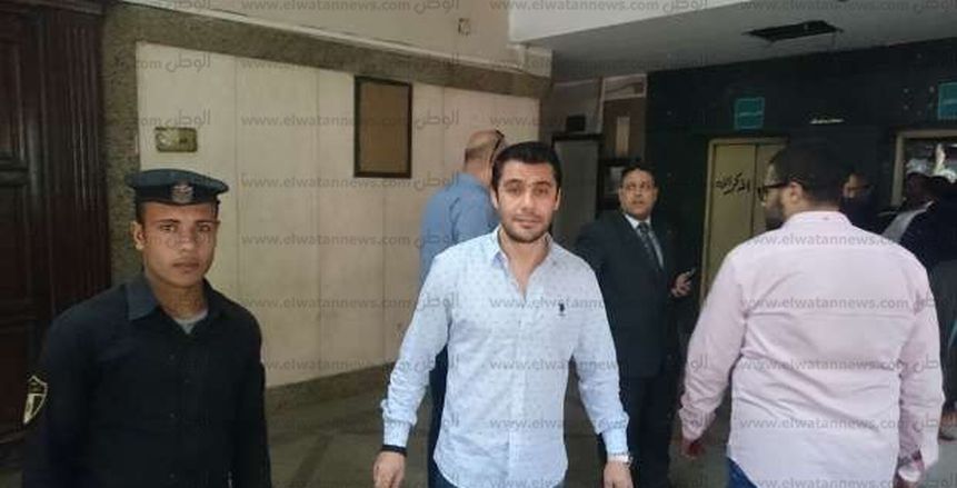 بالصور| أحمد حسن في محكمة شمال الجيزة بعد تهديده بالقتل