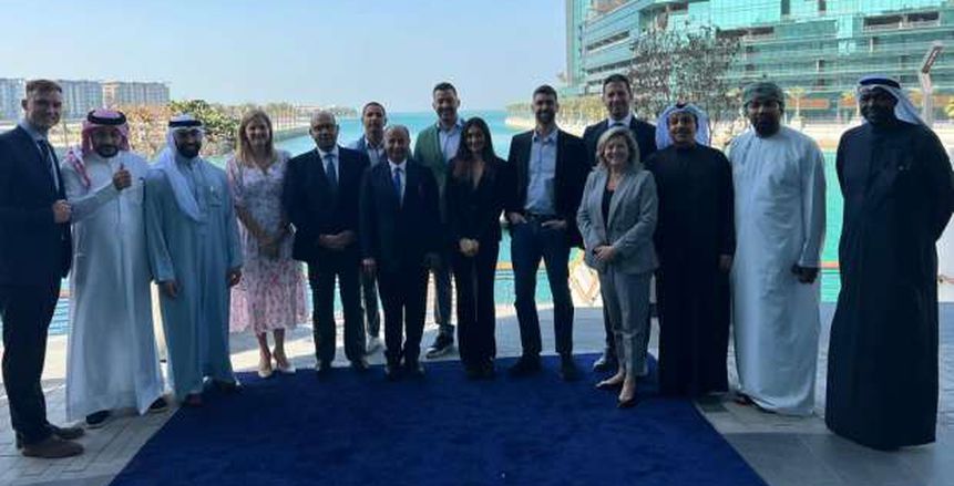 وفد الاتحاد  الدولى لألعاب الماء يشهد افتتاح مركز التميز بالبحرين