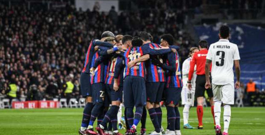 ليفاندوفسكي يقود تشكيل برشلونة لمواجهة ريال مدريد في الكلاسيكو