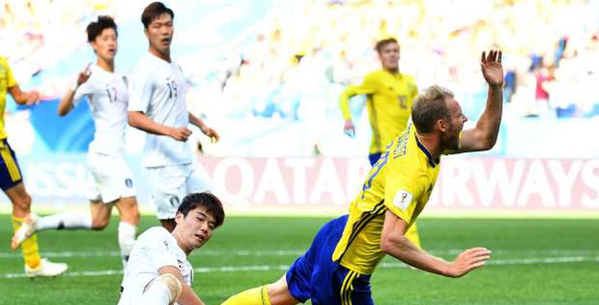 بالفيديو| حكم «الفيديو» يهدي السويد 3 نقاط غالية أمام كوريا الجنوبية
