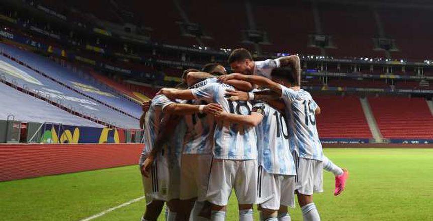 الأرجنتين تتقدم على أوروجواي بهدف رودريجيز في الشوط الأول «فيديو»