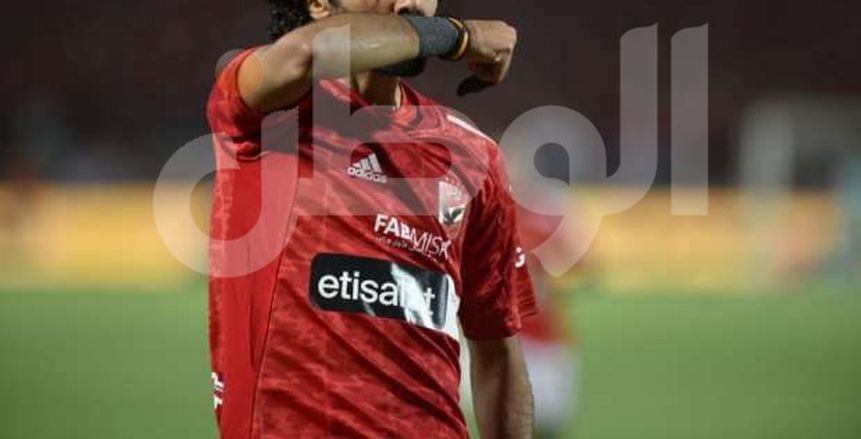 حسين الشحات يتوج بجائزة أفضل لاعب في قمة الأهلي والزمالك