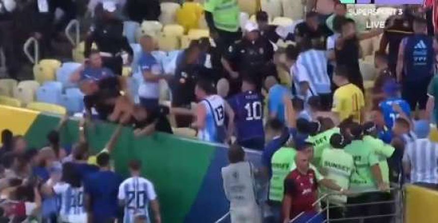 اشتباكات عنيفة بين جماهير الأرجنتين والبرازيل في تصفيات كأس العالم.. (فيديو)