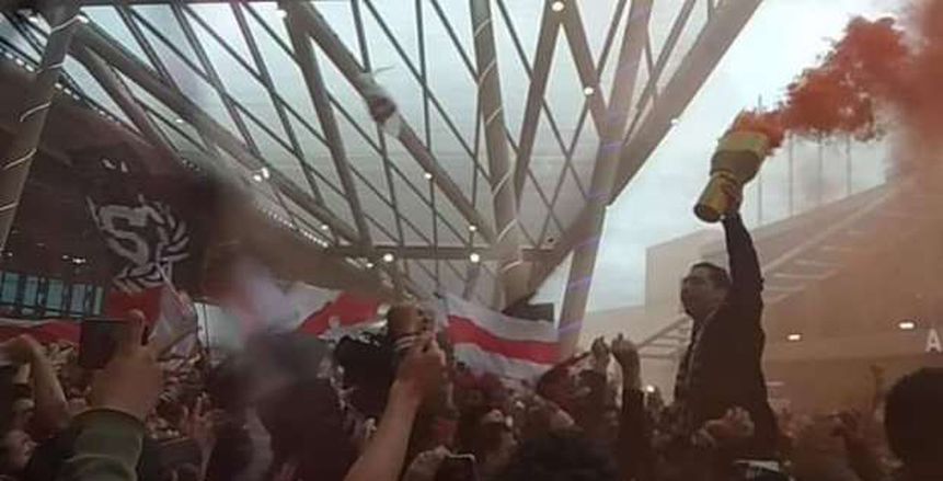 بالصور.. بعثة "يد الزمالك" تصل مطار القاهرة في حضور 3 آلاف مشجع