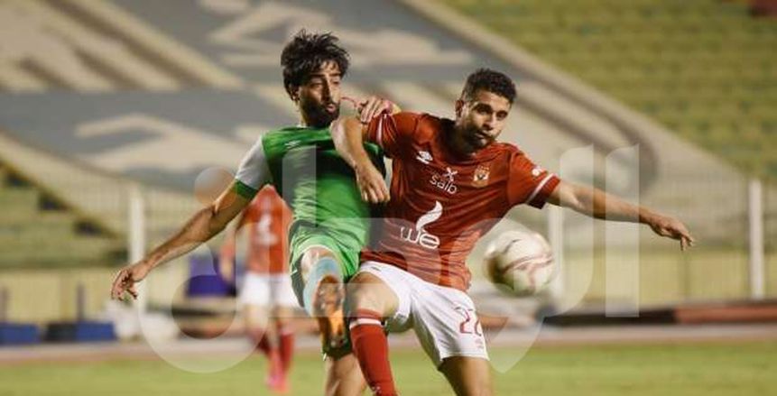 الصباحي يطرد محمد صالح لاعب إيسترن كومباني بعد تدخل عنيف ضد حسام حسن