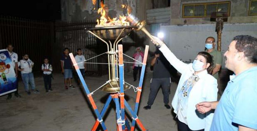 وكيل وزارة الرياضة بالإسكندرية تضئ شعلة أولمبياد الطفل المصري