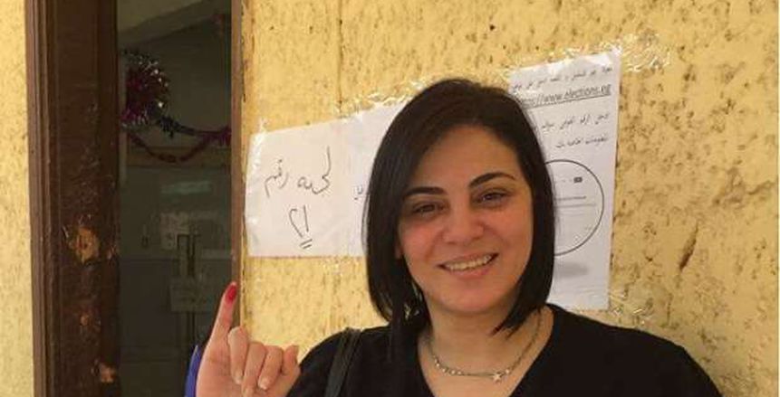 بالصور| سماح عمار تُدلي بصوتها في الانتخابات الرئاسية