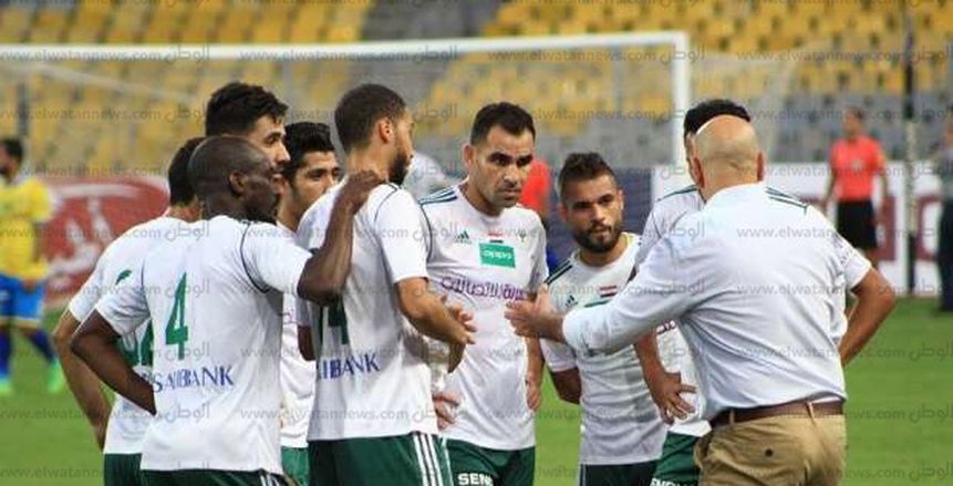 حسام حسن يصحح أخطاء لاعبي المصري قبل مواجهة الأهلي