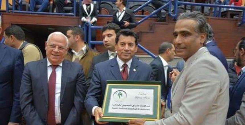 وزير الرياضة ومحافظ بورسعيد يشهدان ختام بطولة البحر المتوسط للناشئين لكرة اليد