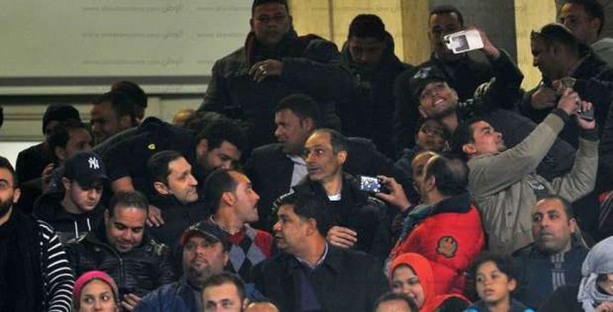 بالصور| جمال وعلاء مبارك يشاركان في مباراة استعراضية مع ياسر ريان