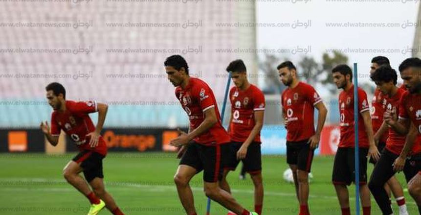 الأهلي يتدرب على الملعب الفرعي لاستاد المنزه استعدادًا للنجم