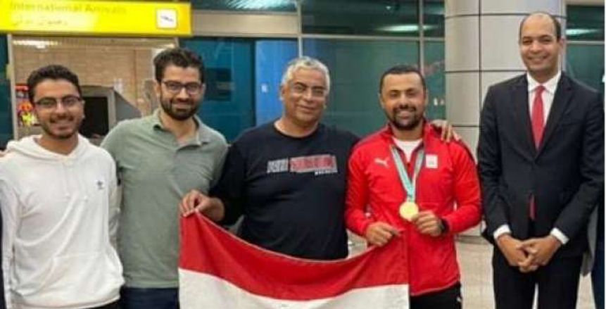 عزمي محيلبة يصل القاهرة قبل انطلاق بطولة العالم للرماية