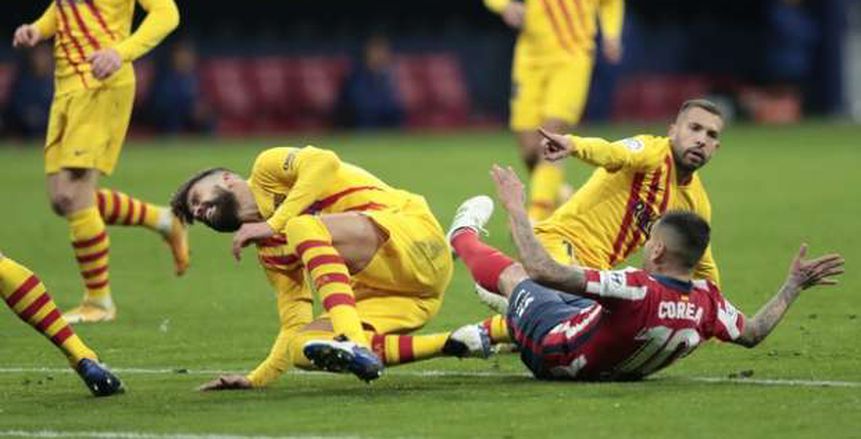 تقارير إسبانية: بيكيه يغيب عن برشلونة لـ 6 أشهر بسبب الإصابة