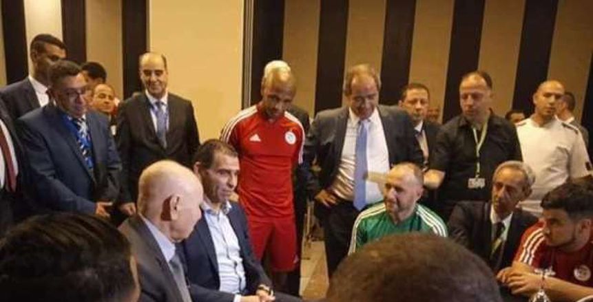 بالصور.. رئيس الجزائر يزور معسكر محاربي الصحراء ليلة نهائي كأس الأمم الأفريقية