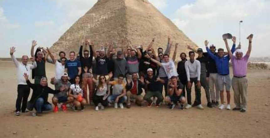 نجوم أوروبا في الجولف يشجعون السياحة المصرية من أمام الأهرامات
