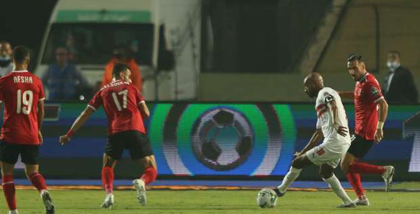 جمهور الأهلي يهاجم شيكابالا واللاعب يشير إلى حذائه والأمن يتدخل «فيديو»