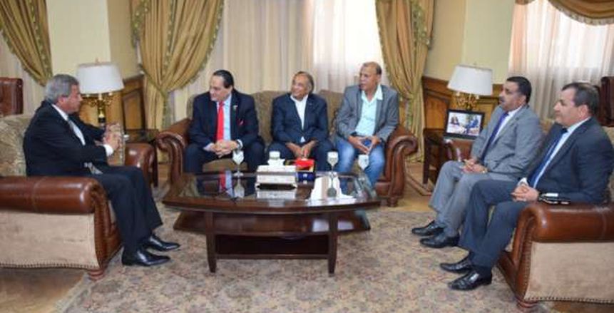 بالصور : وزير الرياضة يلتقي أحمد ناصر بعد فوزه برئاسة الاتحاد الأفريقي للترايثلون