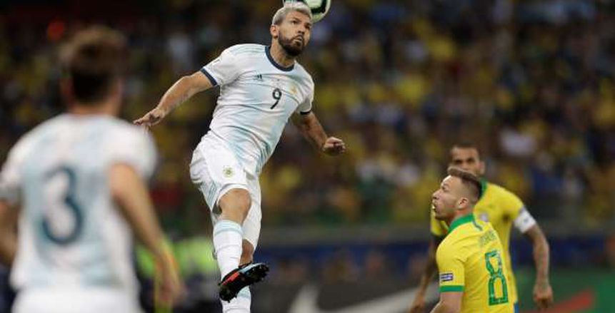 حكم مباراة البرازيل والأرجنتين ردا على ميسي: لم أفقد التواصل بـ"VAR" نهائيا