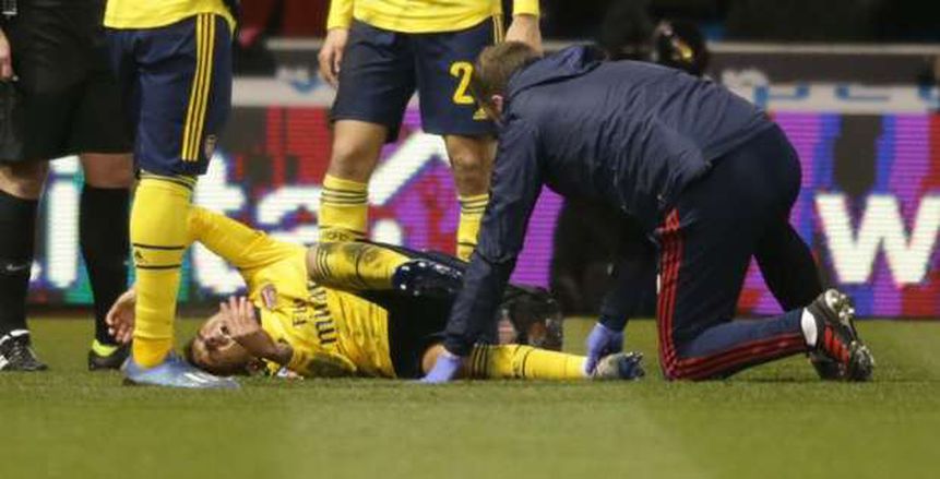توريرا يتعرض لإصابة خطيرة خلال مواجهة أرسنال وبورتسموث (فيديو)