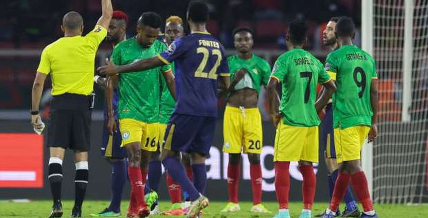 بيكلي يهدد مرمى محمد أبو جبل في مباراة مصر وإثيوبيا