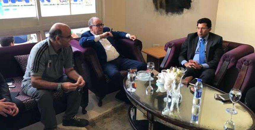 وزير الرياضة يجتمع بـ «كردي» و«عامر حسين» للوقوف على آخر مستجدات مباراة «مصر والنيجر»