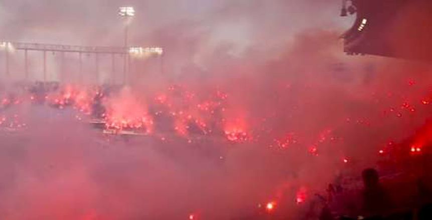 الألعاب النارية توقف مباراة موناكو وسانت إيتيان في الدوري الفرنسي