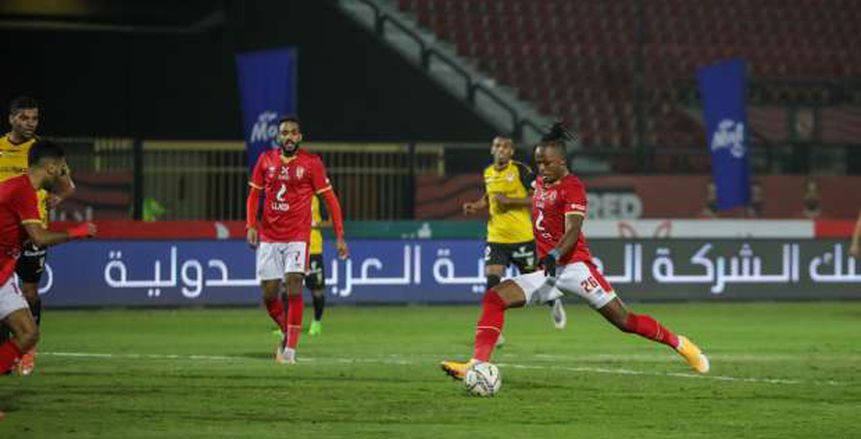 مفاجأة مهاجم الأهلي يغادر للدوري المغربي.. وقع عقد لمدة موسمين