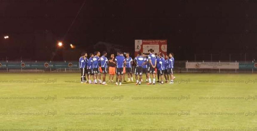 جلسة بين مؤمن سليمان مع لاعبي الزمالك قبل المران