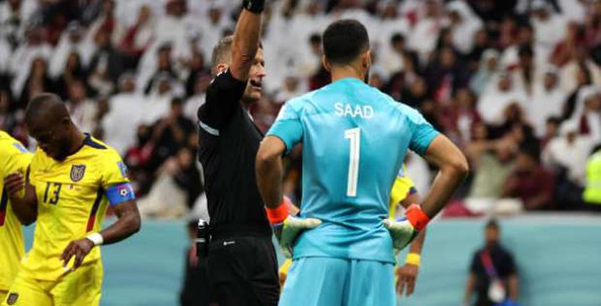 «الدوسري» يحصل على أول بطاقة صفراء في مونديال قطر 2022