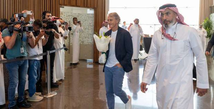 روبرتو مانشيني يوقع على عقود تدريب المنتخب السعودي