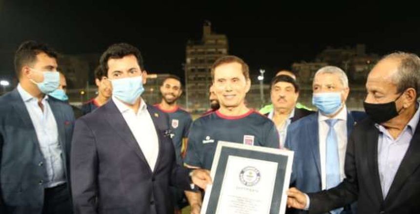فيفا يحتفي بـ عز الدين بهادر بعد دخوله "جينيس" كأكبر لاعب في التاريخ