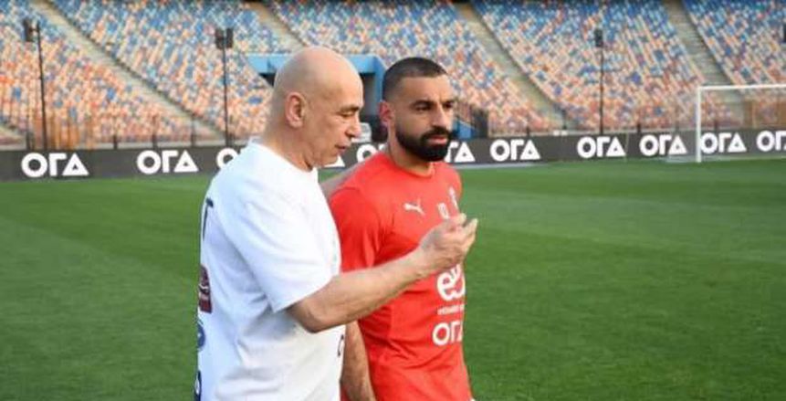 كواليس معسكر منتخب مصر.. وتفاصيل جلسة حسام حسن ومحمد صلاح الخاصة