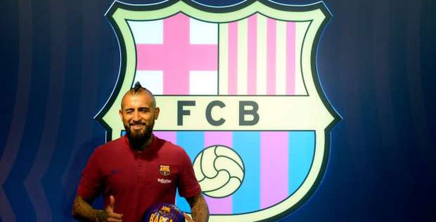 «فيدال» يختار رقم قميصه مع برشلونة