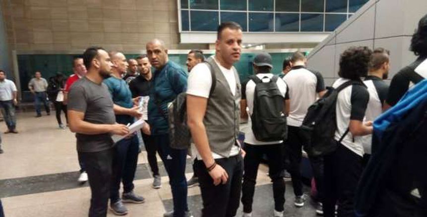 بالفيديو والصور| المصري يصل إلى مطار القاهرة قادمًا من الجزائر