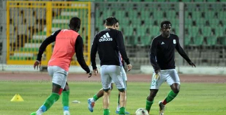 المصري يؤدي مرانه في معسكر برج العرب استعدادا للزمالك