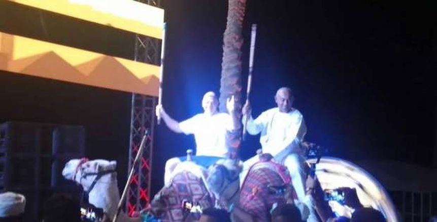 رقص أنفانتينو وأحمد أحمد على أنغام الفنون الشعبية ضمن أبرز كواليس حفل عشاء الجمعية العمومية