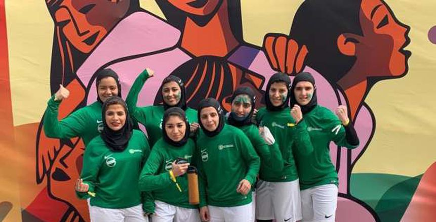 تحت غطاء رسمي.. السعودية تستعد لاعتماد دوري الكرة النسائية (صور)