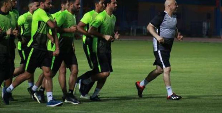 حسام حسن يُعالج أخطاء لاعبي سموحة قبل الصدام مع الأهلي