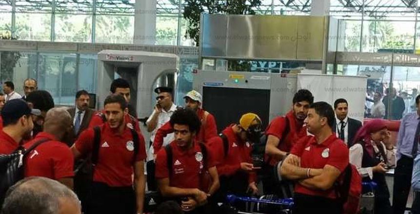 بالصور| لحظة وصول بعثة المنتخب مطار القاهرة قادمة من روسيا