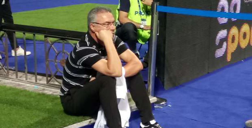 إيناسيو يتابع لقاء الفتح والنصر في البطولة العربية