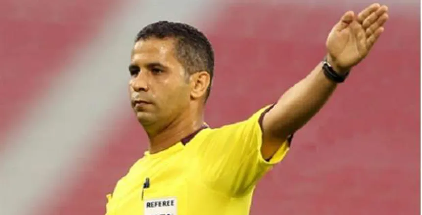 لجنة الحكام تستقر على معاقبة محمود عاشور بعد خطأ مباراة الأهلي وفاركو