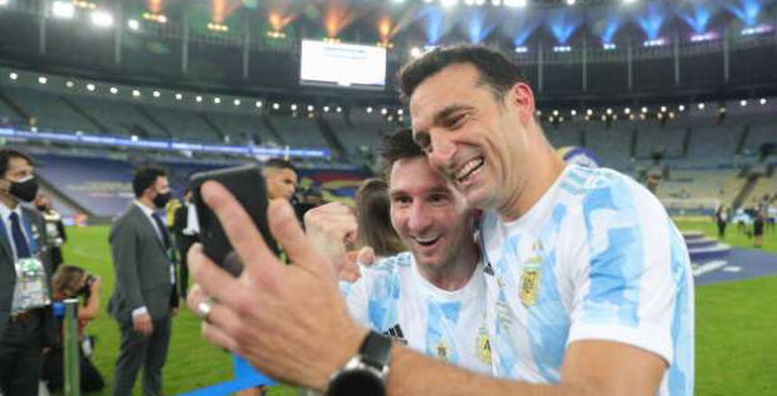مدرب الأرجنتين: أنا وميسي أصدقاء.. ومواجهة المنتخب السعودي صعبة