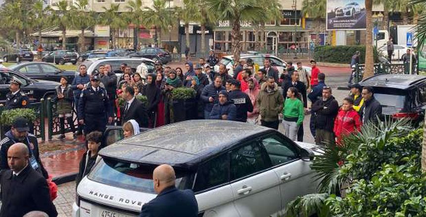احتشاد جماهير المغرب حول حافلة الأهلي أثناء التوجه لملعب مباراة ريال مدريد
