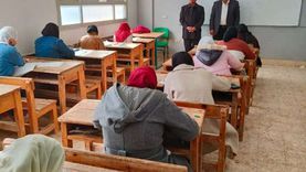 «تعليم القاهرة» تحذّر طلاب «الإعدادية» من اصطحاب الهاتف المحمول داخل اللجان