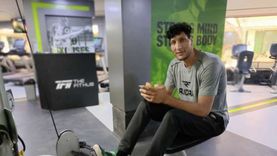 طوله 2.3 متر.. «حمد» لاعب سلة يحترف الفن ويضطر لشراء أحذيته من أمريكا