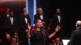«عظيمة يا مصر».. الأغاني الوطنية تلهب حماس جمهور احتفالية نصر أكتوبر بالأوبرا